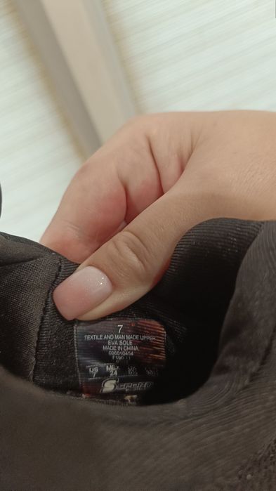 Зручне,легке взяття)Підходить для бігу,для залу,або на кожен день