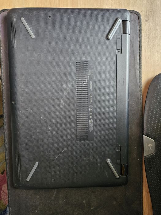 Ноутбук HP 15-ra021ur