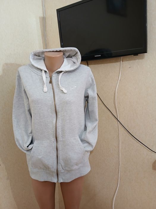 Катонова чудова толстовка