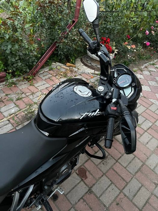 Продам мотоцик Баджаж пульсар нс 200