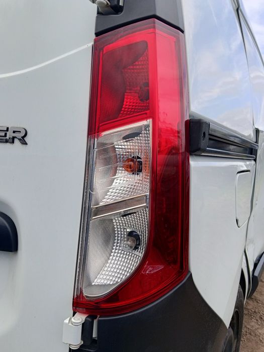 Lampa prawy tył Dacia Dokker lift