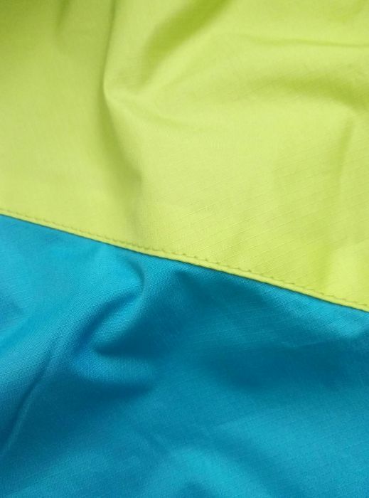 Новая ветровка на флисе р. 3-4г торг