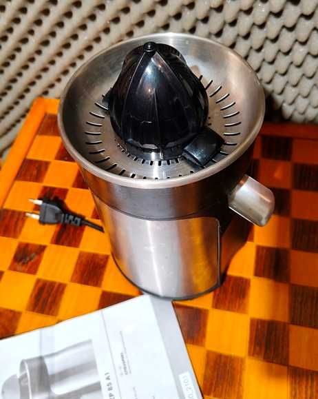 Citrus juicer, wyciskacz do cytrusów.