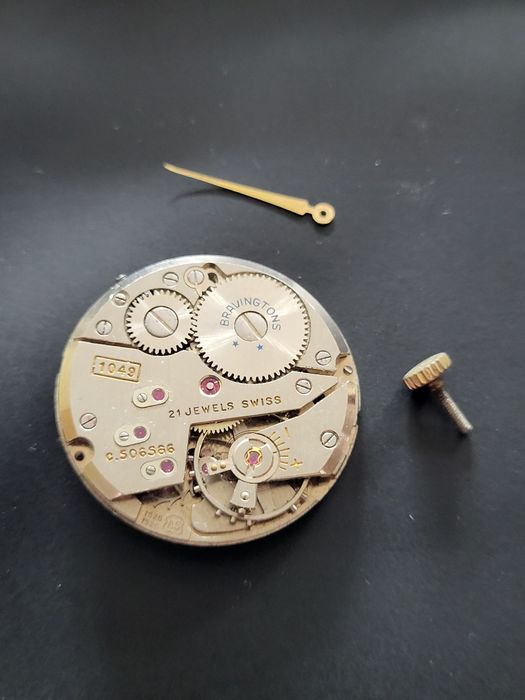 Mechanizm od złotego zegarka