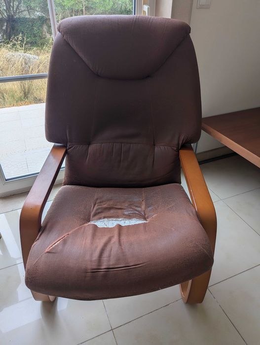 Conjunto 2 cadeiras de descanso, necessário estofar ou comprar protetor