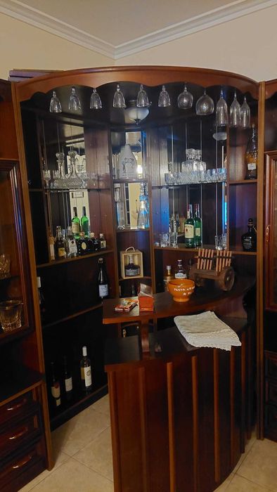 Bar, garrafeira de sala