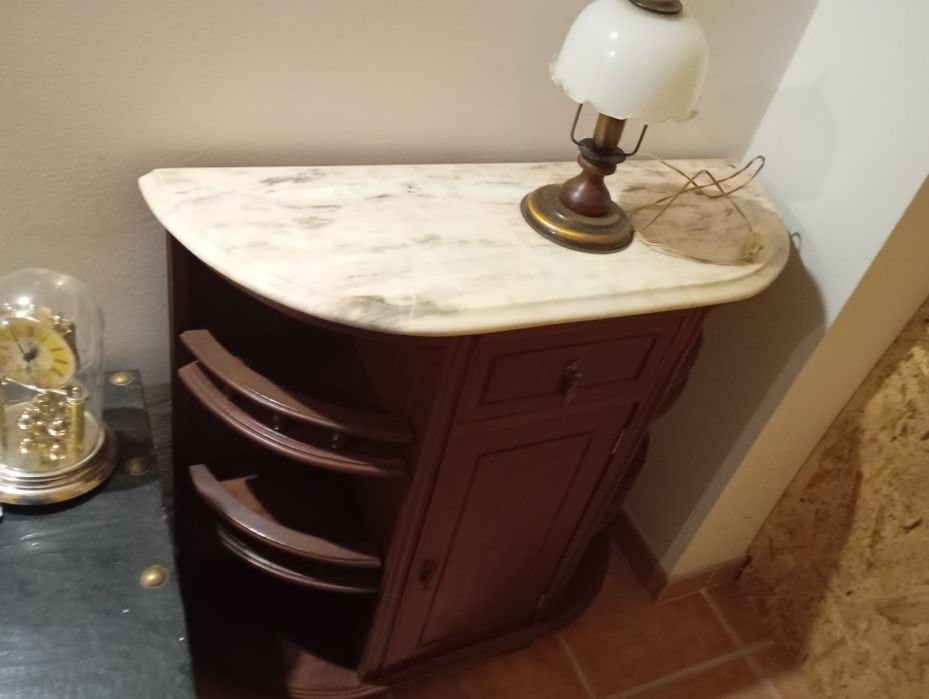 Móvel/Sapateira em Madeira e Tampo em pedra natural mármore