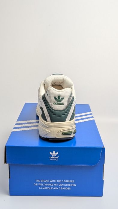 Стильні чоловічі кросівки Adidas
