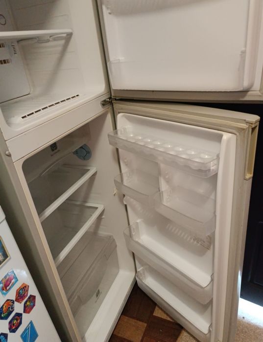 Холодильник Samsung RT34GCMG2/BWT