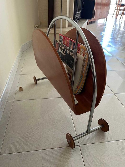 Vendo mobília de sala de jantar em madeira cerejeira