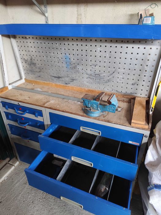 Bancada de Trabalho para Carrinha – Completa  Gavetas, Malas e Torno