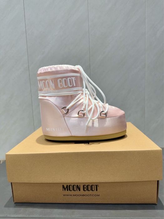 Moon Boot 2026 високі луноходы місяцеходи тренд сапожки унти угги