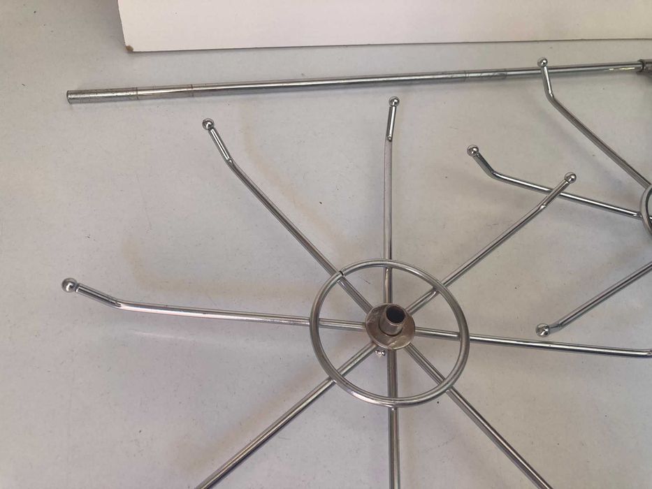 Expositor Rotativo em Metal para Jóias ou outros artigos