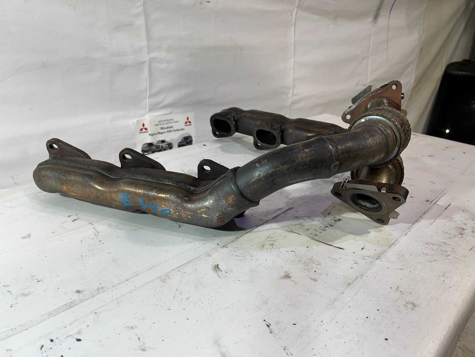 Колектор випускной 3.0 ОМ 642 Mercedes-Benz правий лівий