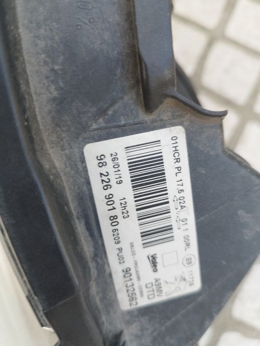 Óticas originais Peugeot.  208   508.  308 vário material.