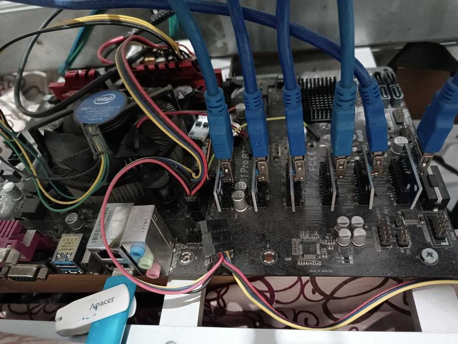 Готовий майнінг-риг на 6x GTX 1660 Super