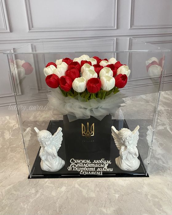 Композиція з латексних тюльпанів