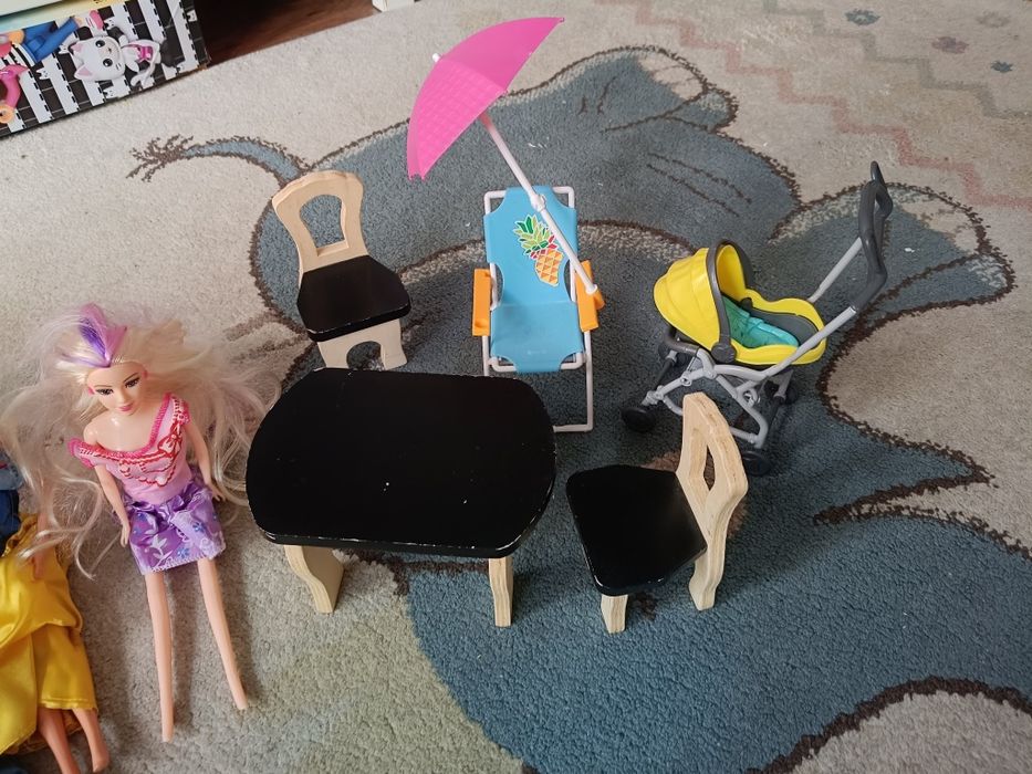 Zestaw 8 lalek Barbie z Kenem, autem i akcesoriami + wanna i inne lalk