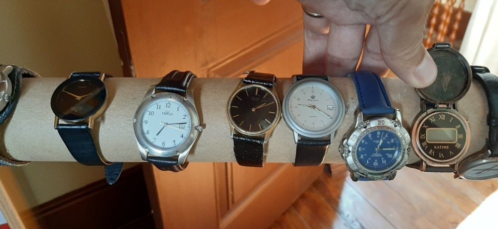 20 Relógios mais 4 de pulso Homem e Mulher