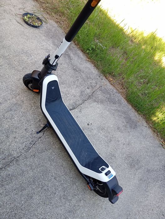 Trotinet NIU KQi3 Sport