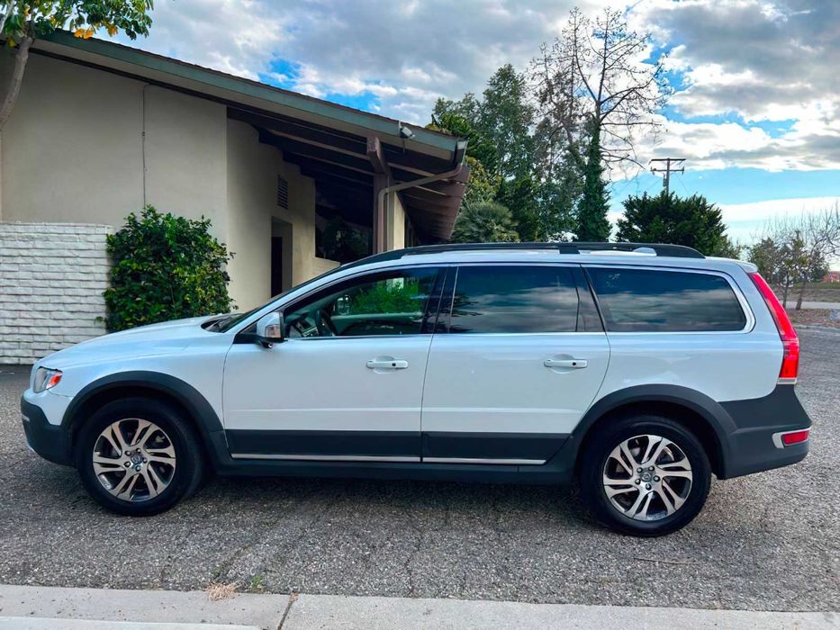 Volvo XC70      2014