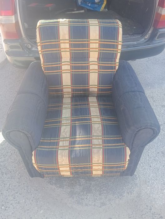 Sofá pequeno em bom estado