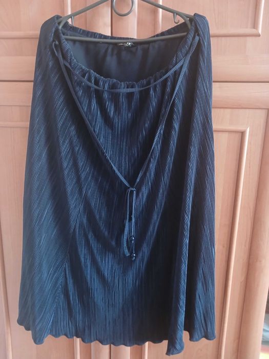 Продам спідницю плисіровану 62-64 розміра