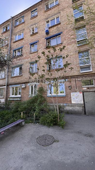 Продам 2 кімнати в гуртожитку Подільський р-н Електриків 26/30 Рибальський острів