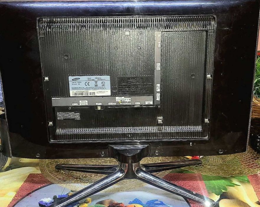 Телевизор,монитор,Samsung FX2490HD,в подарок т2,sharp,пульт,статуэтк