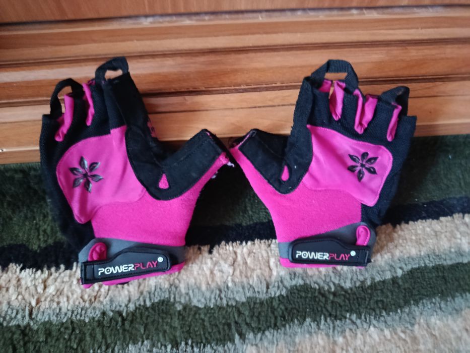 Рукавицы , спортивные рукавицы для велосипеда ,роликовых коньков