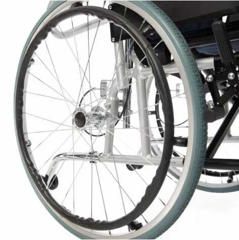 Инвалидная коляска новая.