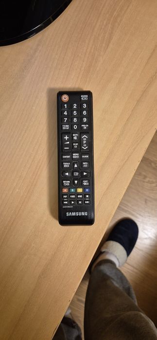 TV LED Samsung 24" - T24C300