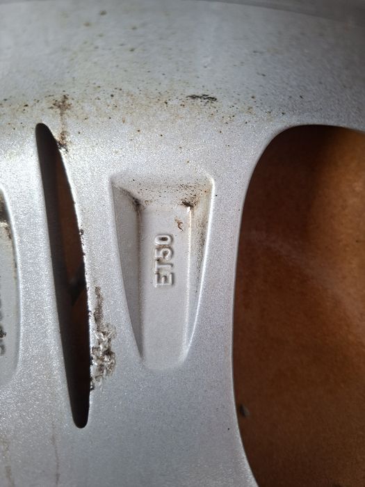 4 Koła Ford 16 cali zima 215/60/R16 Nokian