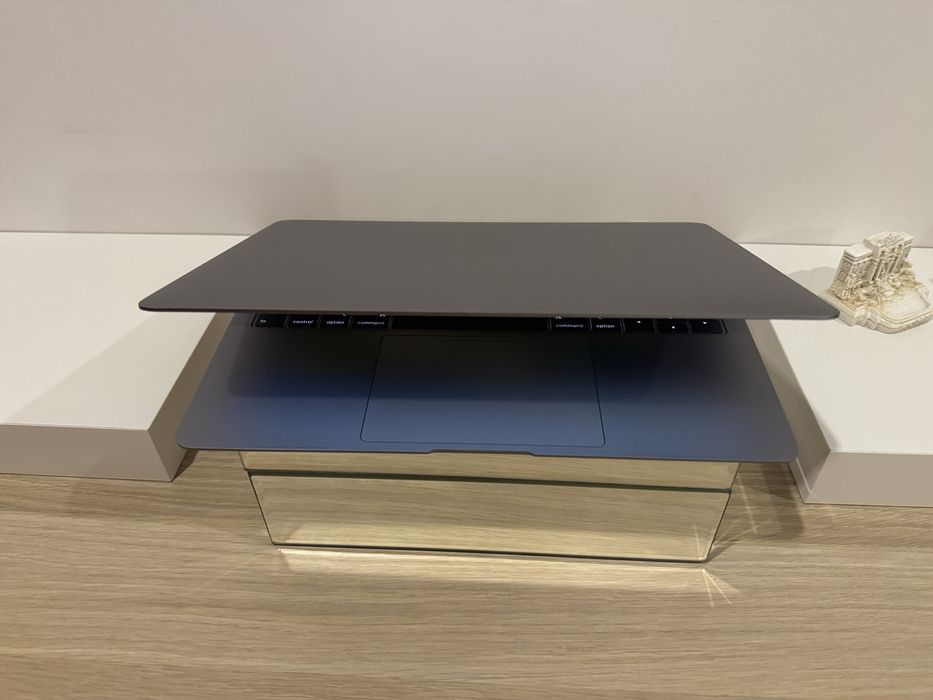 MacBook Air (retina, 13-inch,2019)