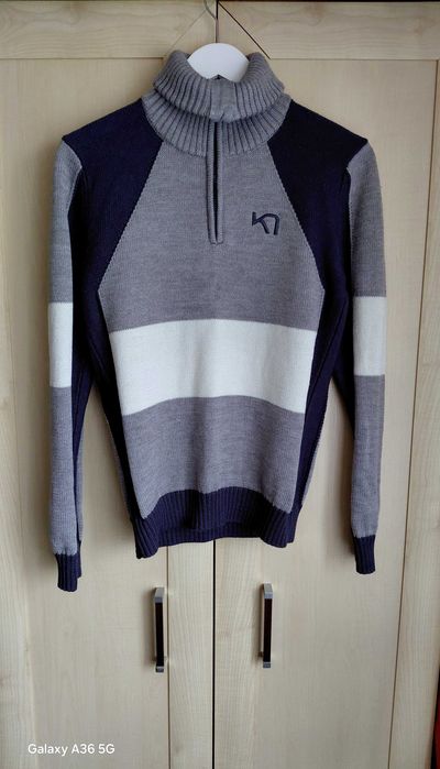 Damski śliczny sweter,golf Kari Traa