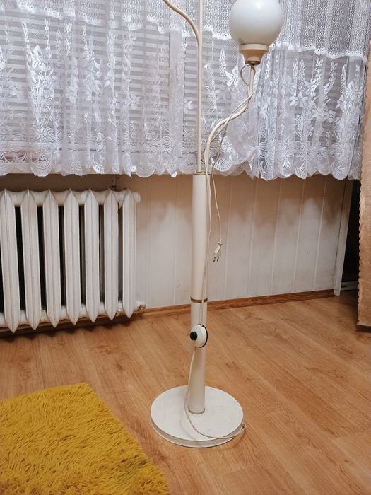 Sprzedam ładną lampę stojącą