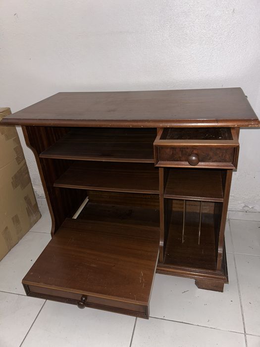 Movel de madeira antigo com gaveta para gira discos