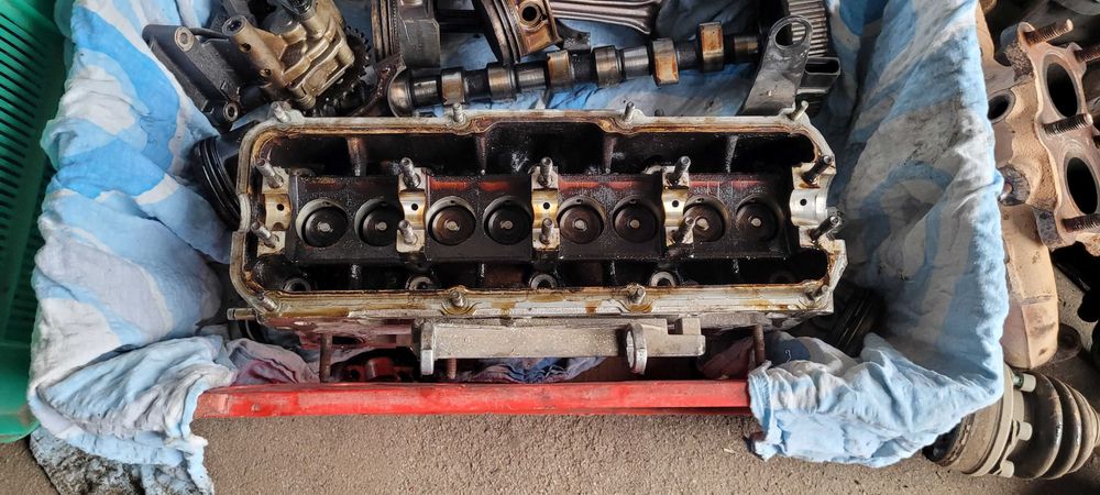 Głowica kompletna 1.6 GOLF IV 4 BORA Leon Toledo II 2 Octavia AUDI A3