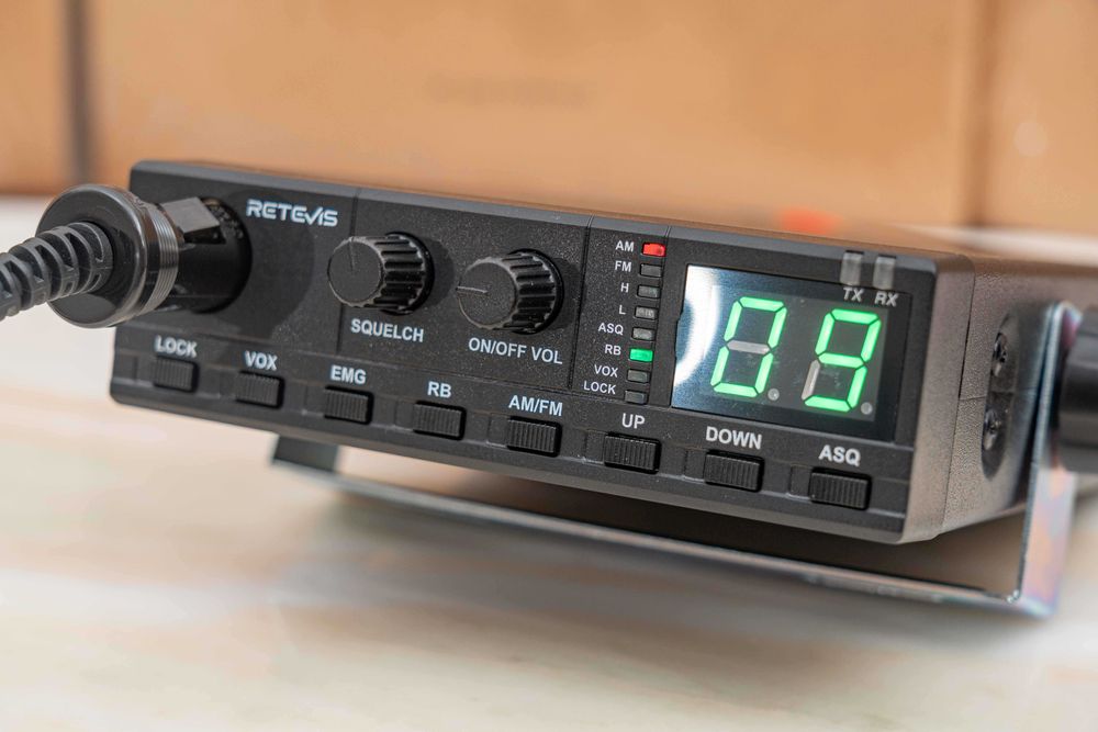 Radio CB móvel 40 canais em AM e FM, 4 Watts, novo na embalagem!