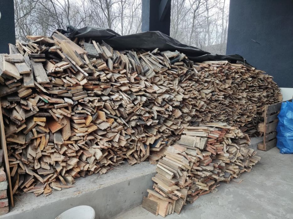 Sprzedam drzewo z palet na opał