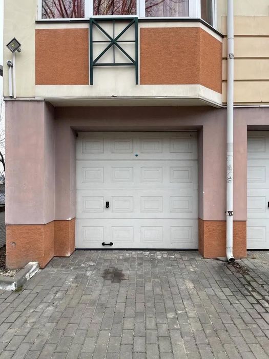 Оренда 3-кімнатної квартири з гаражем та паркомісцем  Львів, вул. Йосипа Сліпого,