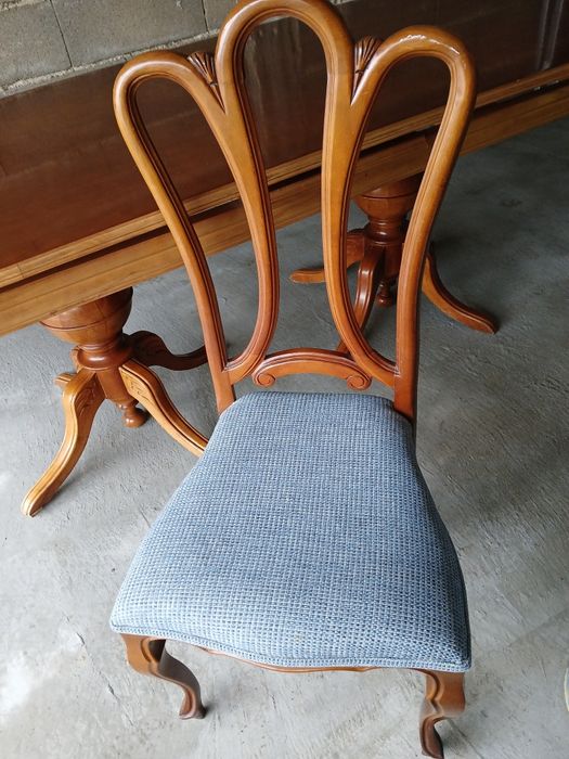 Mesa de madeira maciça