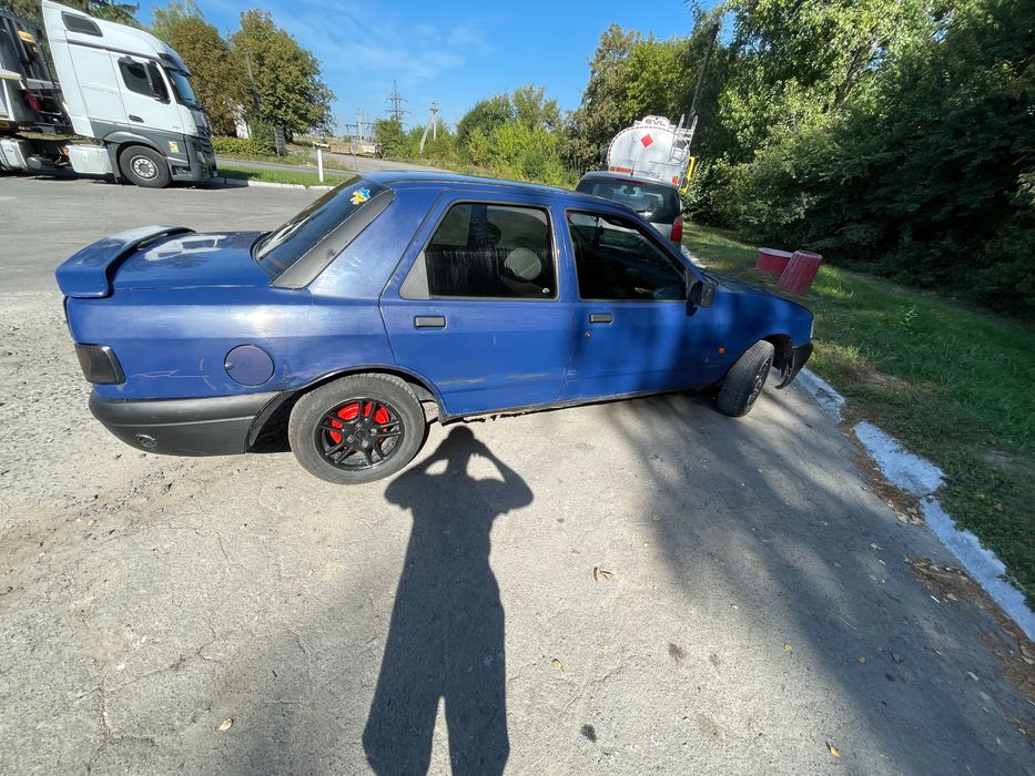 Продам форд сієра 2.0 на газу!