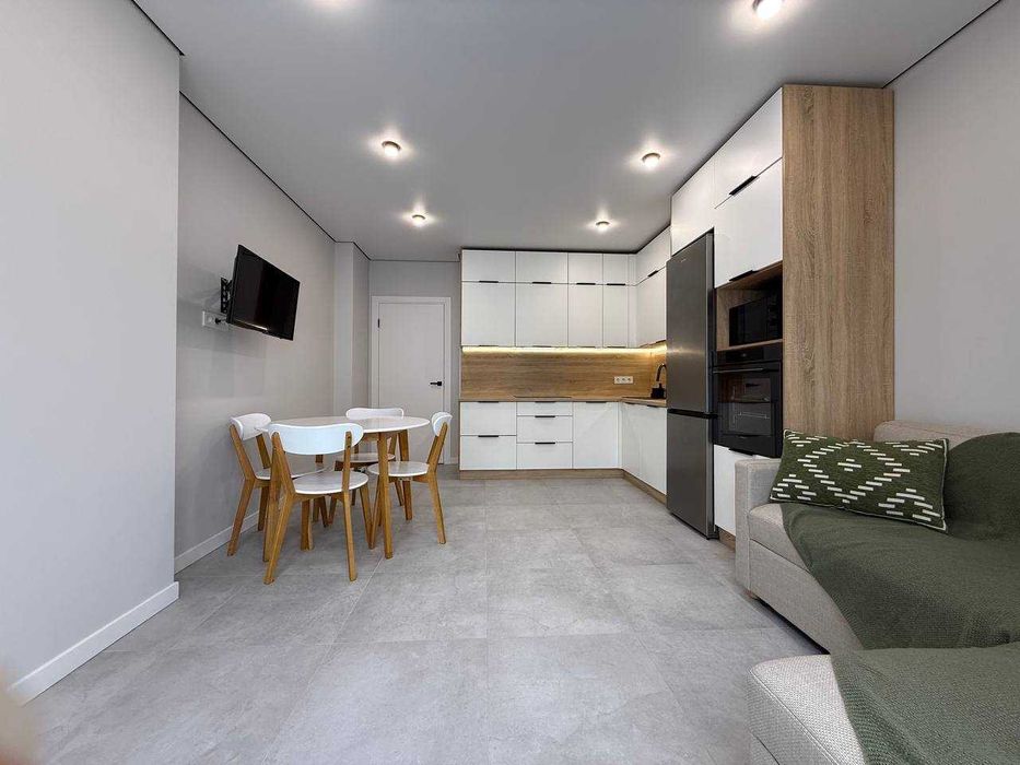 Продаж 1 кім. квартири з ремонтом вул. Роксолани 153 - Вид 2