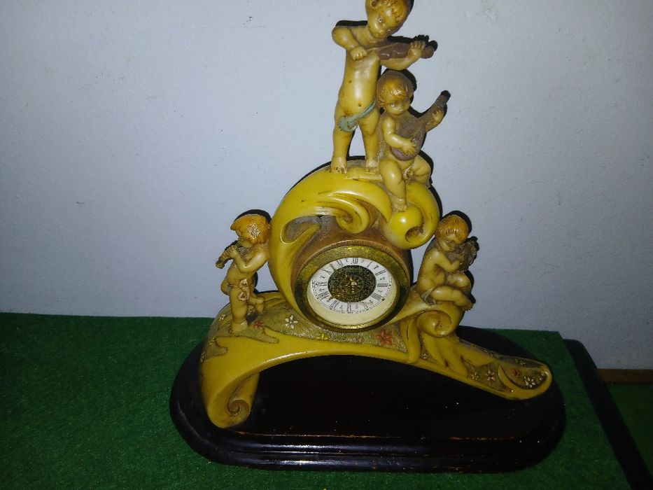 Relógios a corda  antigo por  50 €