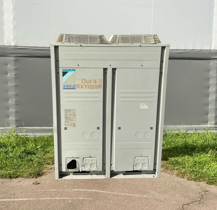 Наружный блок инверторный Daikin RXYQ18P тепловой насос (до 500м2)