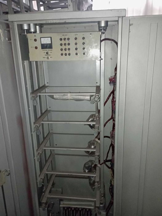 Шаф залізний побутовий