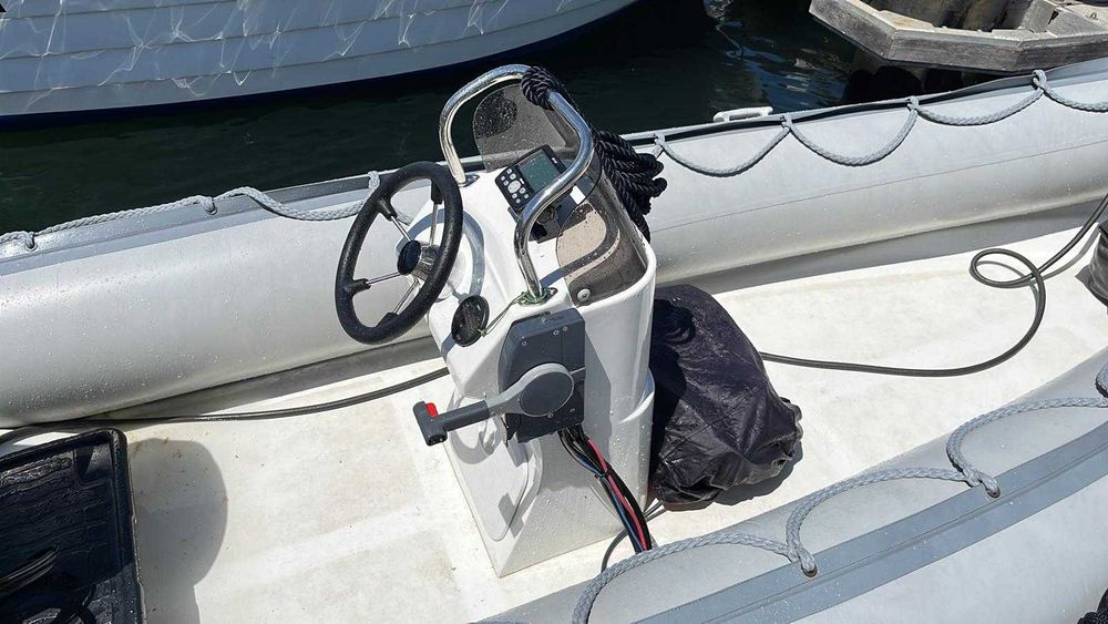 VALIANT 490 V Hypalon 60HP