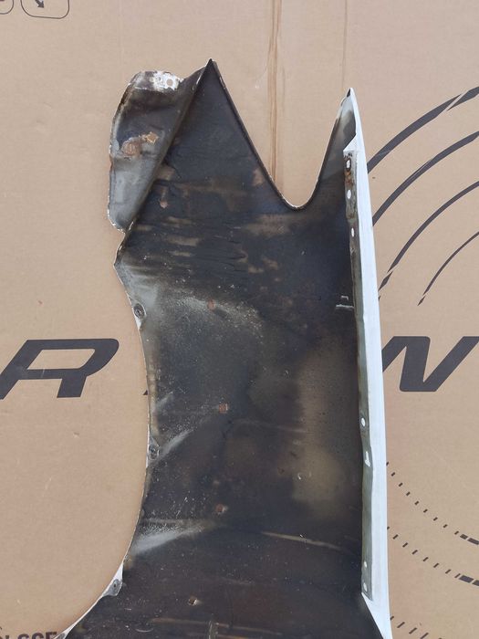 TOYOTA HILUX 05-12 2005-2012 BŁOTNIK prawy przedni przód