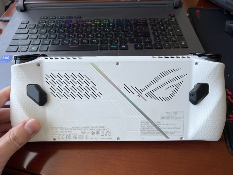 Консоль в ідеальному стані ASUS ROG